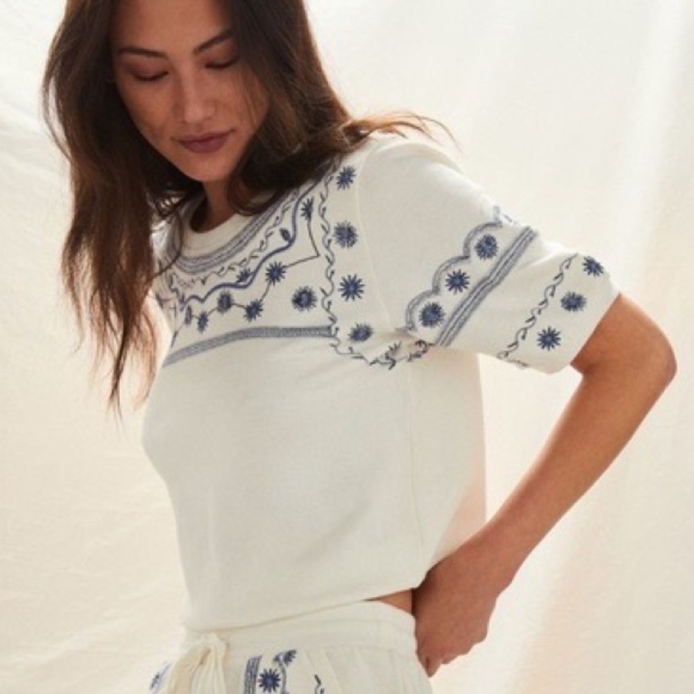 DAILY PRACTICE BY ANTHROPOLOGIE LOU EMBROIDERED LOUNGE TOP